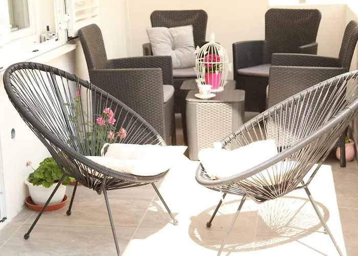 Apartments Holiday Baska Voda
