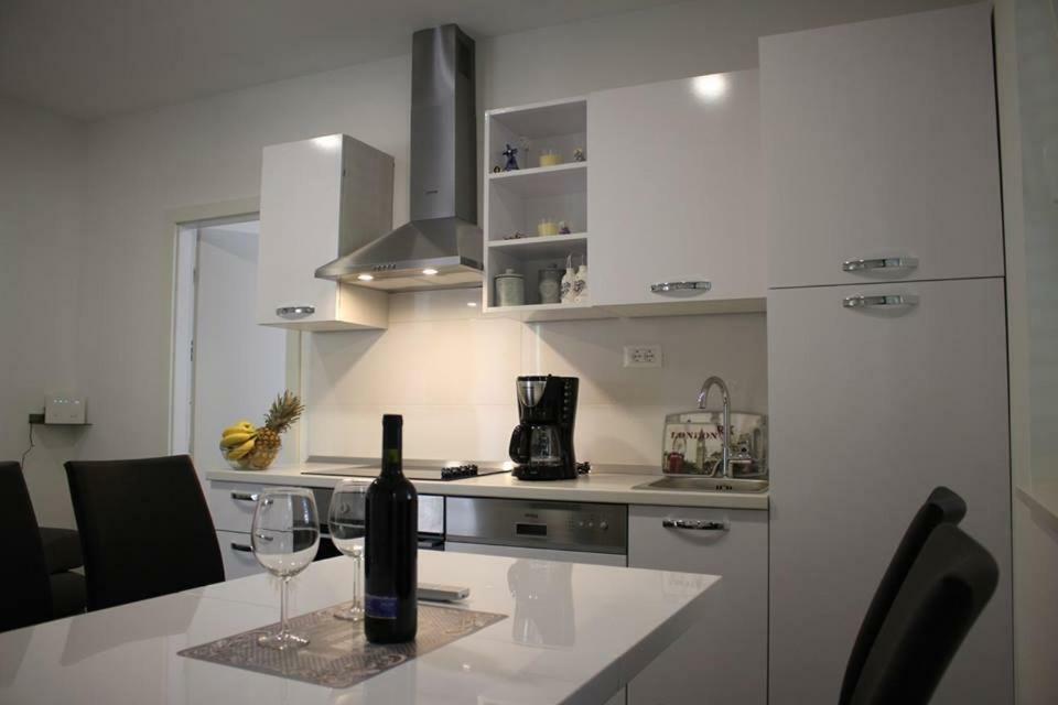 Apartment Apartments Holiday Baska Voda