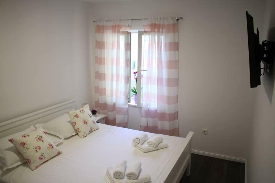 Apartments Holiday Baska Voda *