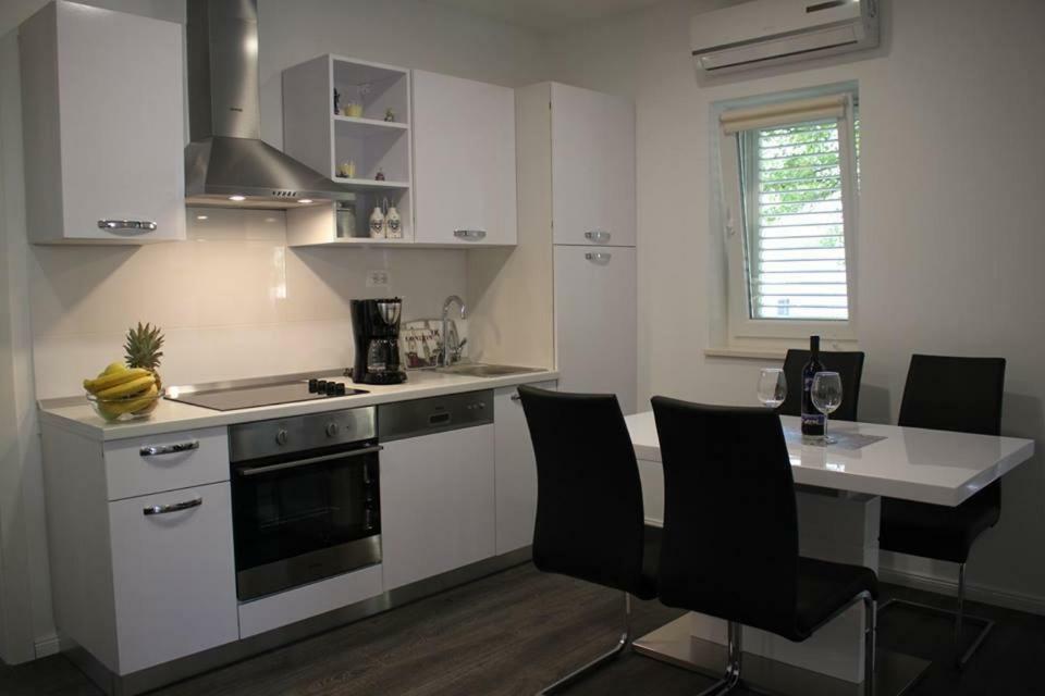 Apartment Apartments Holiday Baska Voda Baska Voda