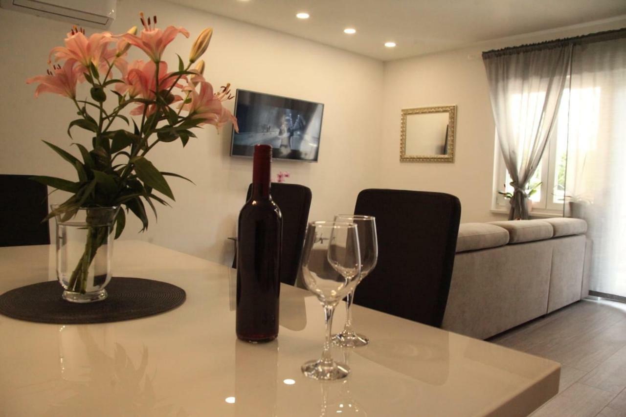 Apartments Holiday Baska Voda * Baska Voda