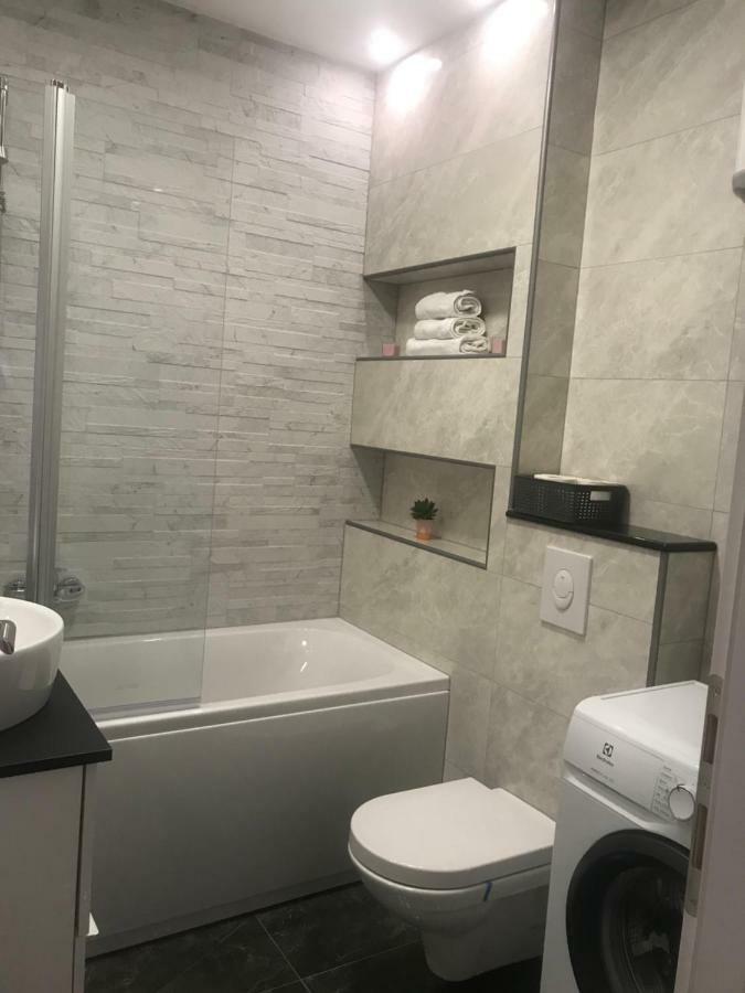 Apartments Holiday Baska Voda *